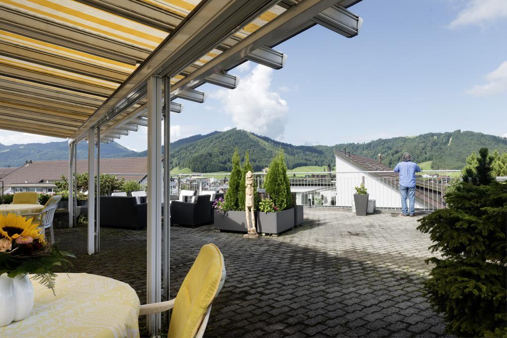 Kunsthotel Linde Garni Einsiedeln Bagian luar foto
