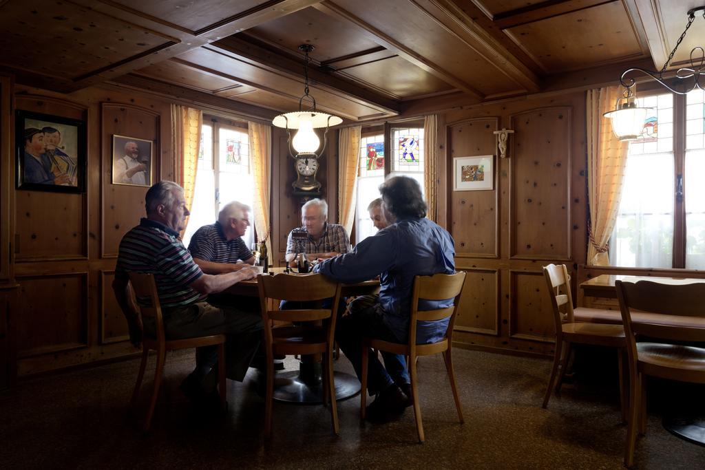 Kunsthotel Linde Garni Einsiedeln Bagian luar foto